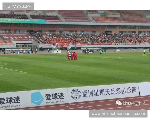 中国足球明星亲笔签名全收录珍藏版图集 见证球员风采与荣耀瞬间