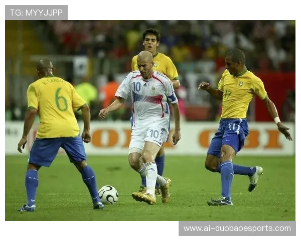 昔日锋线传奇：回顾那些璀璨星光与足球场上的黄金岁月