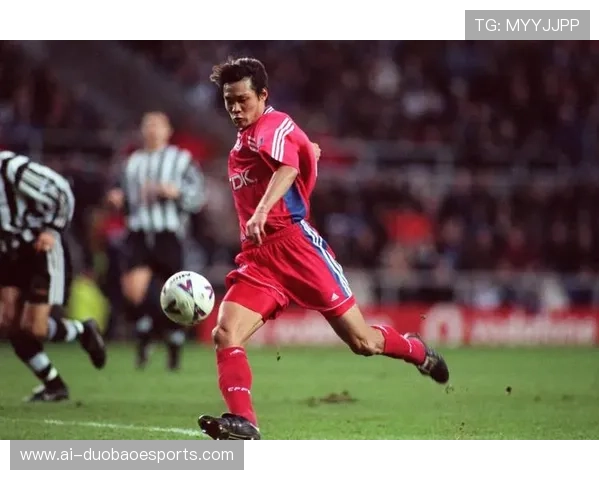 最帅最具力量的足球球星全方位解析他如何征服绿茵场与球迷心扉