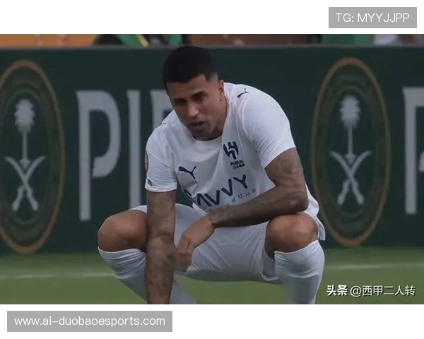 足球传奇人物意外离世 引发全球球迷悼念与追思