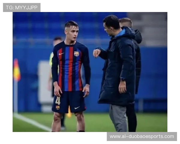 足球天才马克斯高清图片展示 引领新时代球场风采与技术魅力