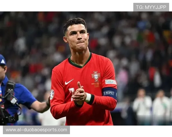 足球球星在比赛中踢人是否构成犯规及相关判罚标准解析 足球球星在比赛中踢人是否构成犯规及相关判罚标准解析